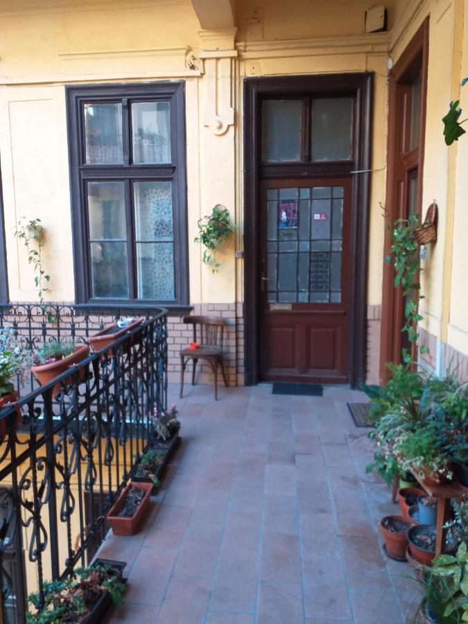Sweet In The Center Of The City, - It's Only Yours With Two Bedrooms, 1 Price For 3 Apartment *